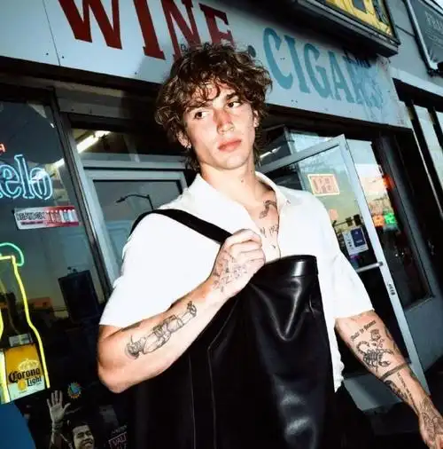 6686体育官网钻石作者Gale